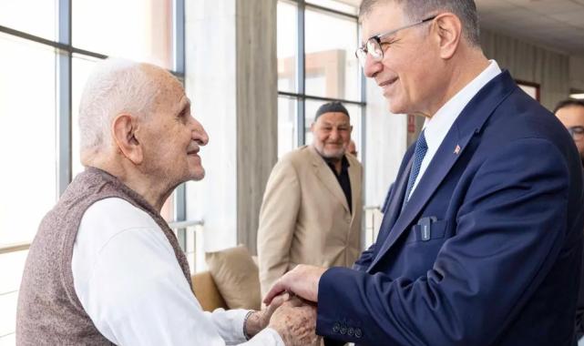 İzmir’de Başkan Tugay’dan bayram öncesi ziyaretler