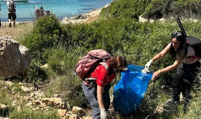 İzmir’de gençler Efes Mimas Yolu’nda doğayla buluştu