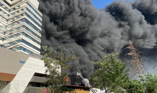 İzmir’de plastik deposunda yangın!