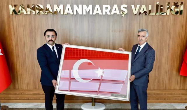 Kahramanmaraş’ta Şahbazlı’dan Vali Ünlüer’e anlamlı hediye