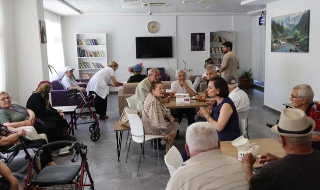 Karabağlar’da Başkan Kınay’dan ‘huzurlu’ ziyaret