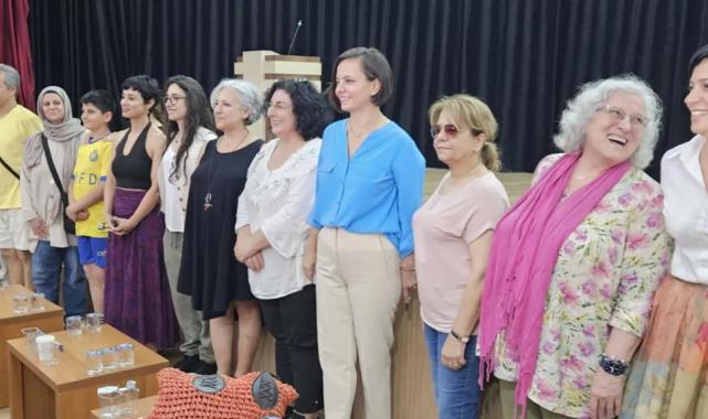 Karabağlar’da kadınların emeği ve mücadelesi panelde yankı buldu