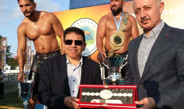 Kocaeli yağlı güreşlerde başpehlivan Orhan Okulu oldu