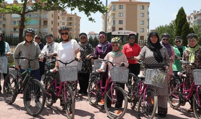 KOMEK’te bisiklet kullanımı öğreniyorlar