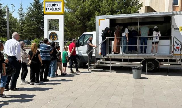 Konya Büyükşehir’den YKS’ye giren öğrencilerin ailelerine ikram