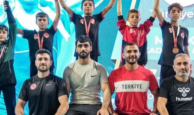 Konya Karatay’ın güreşçilerinden Türkiye Şampiyonası’nda büyük başarı