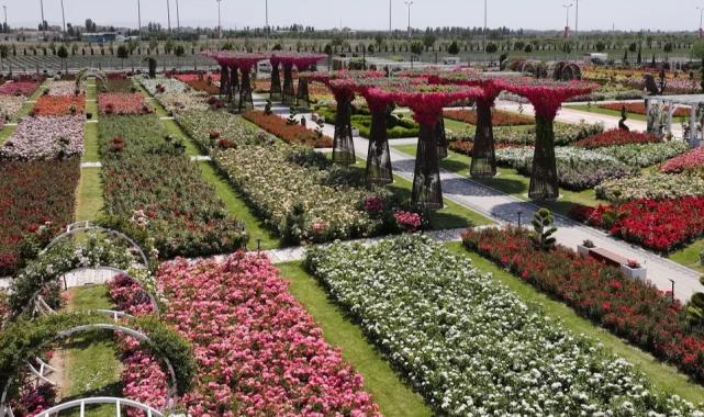 Konya’da Karatay Mevlana Gül Parkı kapılarını açtı