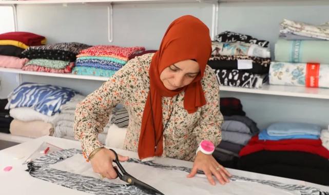 Kursla başladı, kendi atölyesini kurdu