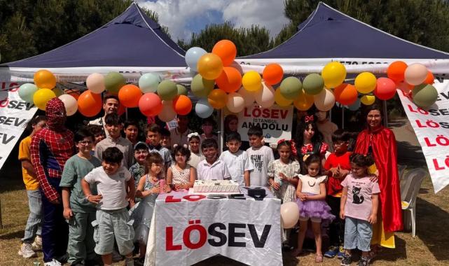 LÖSEV’in kahraman çocukları karne sevinci yaşadı
