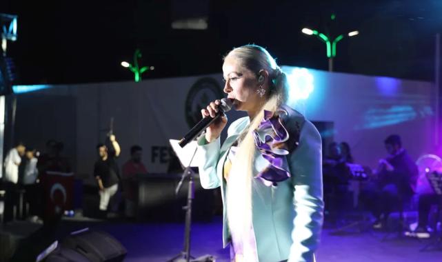 Mardin Yeşilli Kiraz Festivali’nde Niral Ünsal’dan Gazze vurgusu 