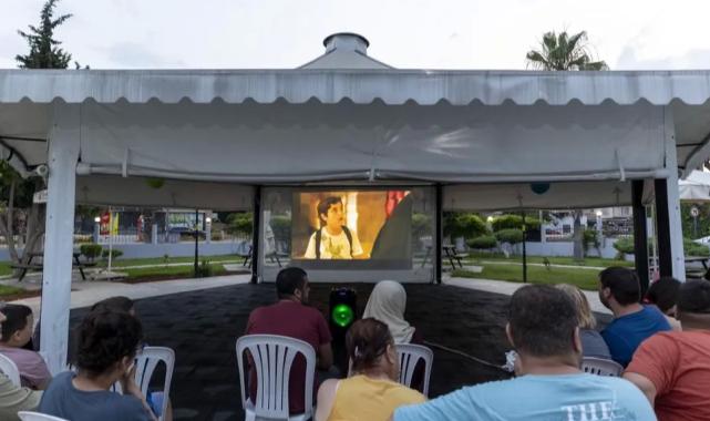 Mersin’de engelsiz sinema keyfi sürüyor