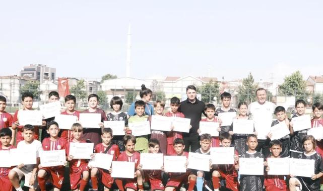 Minikler sertifikalarını Kaan Gürbüz’den aldı