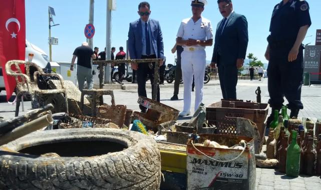 Mudanya’da Sahil Güvenlik’ten denizlere nefes aldıran temizlik