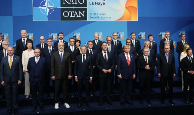 NATO Liderler Zirvesi’nde aile fotoğrafı çekildi