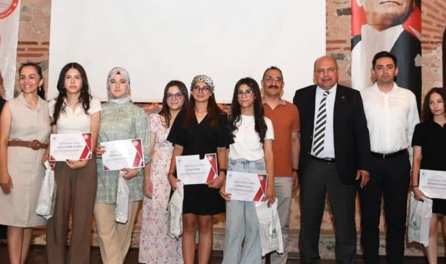 Osmangazi’de tatbikatı başarıyla tamamlayan öğrencilere sertifika