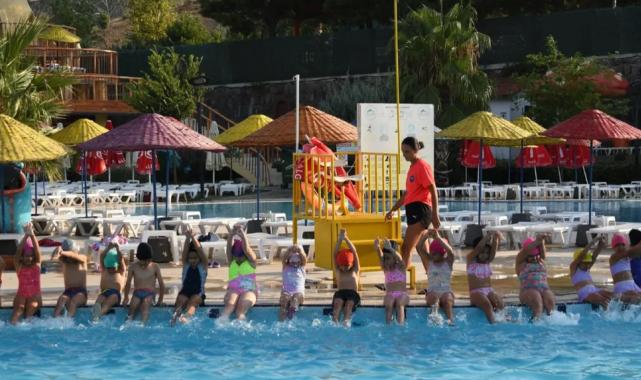 Özel gereksinimli çocuklara yüzme eğitimleri başlıyor
