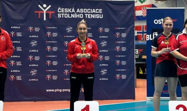 Sakarya Büyükşehir’in başarılı raketi şampiyon oldu