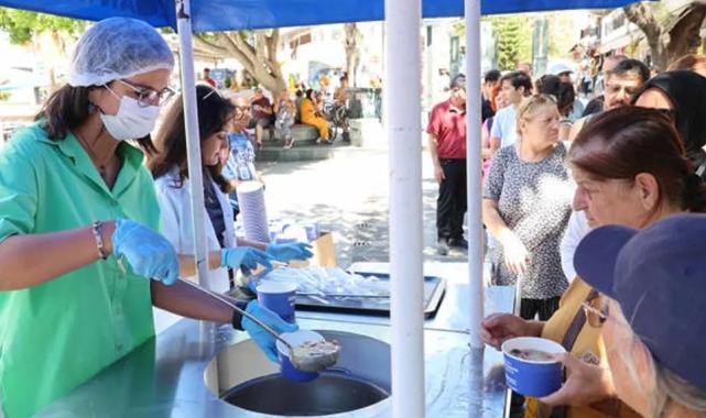 Antalya Büyükşehir Belediyesi geleneksel aşure ikramlarına başladı