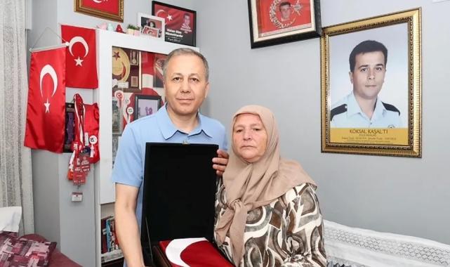 Bakan Yerlikaya’dan şehit ailesine ziyaret