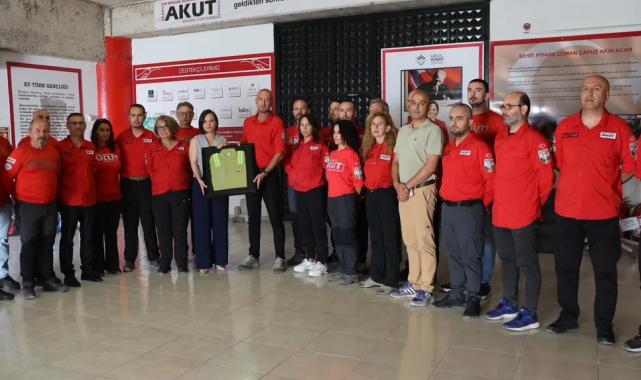 Başkan Kınay’dan AKUT İzmir ekibine taziye ziyareti