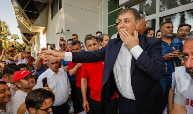 Başkan Tugay müjdeyi verdi: Tüm işçiler geri alınacak