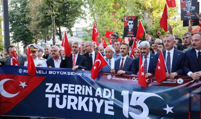 Binlerce Kocaelili 15 Temmuz kortejinde
