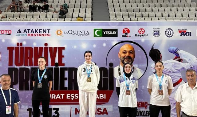 Bursa Büyükşehir Belediyesporlu karatecilerden 8 madalya