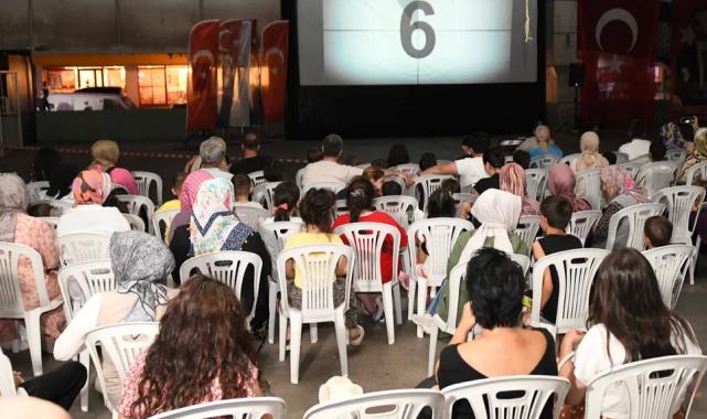 Bursa Osmangazi’de çocuklar açık hava sinemasında buluştu