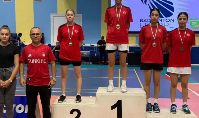Bursa Osmangazili badmintonculardan gururlandıran başarı