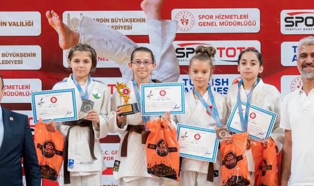 Bursa Osmangazili minik judocudan Türkiye ikinciliği