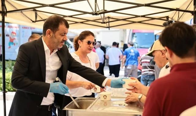 Denizli Büyükşehir’den vatandaşa aşure ikramı