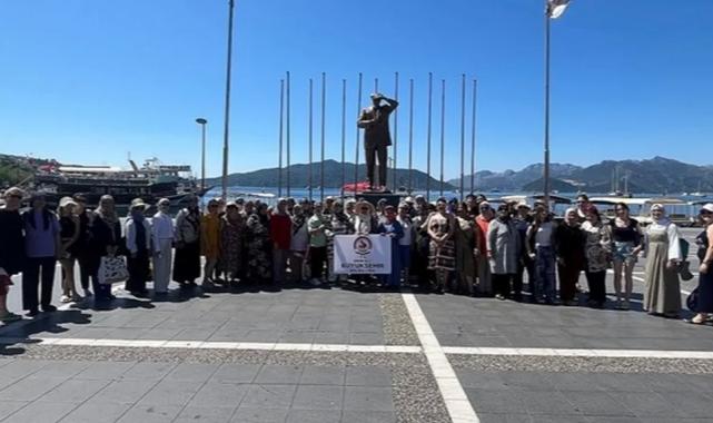 Denizli’de yüzme öğrenen kadınlar ilk kez denizle tanıştı