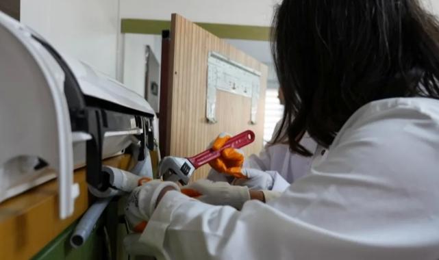 Diyarbakırlı kadınlar klima, kombi ve petek bakım-onarımını öğreniyor