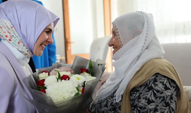 Elazığ’ın fenomen babaannesine Bakan Göktaş’tan sürpriz ziyaret