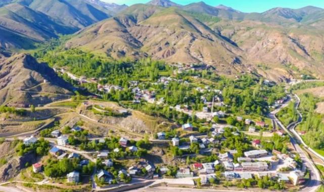 Gümüşhane’de Arzularkabaköy Beldesi’nin adı “Bahçeli” oldu