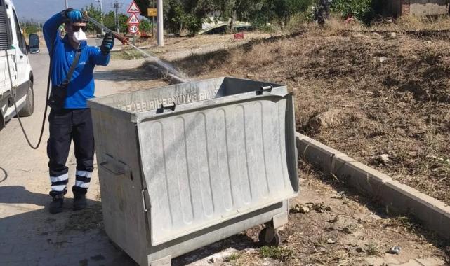 İzmir Büyükşehir’in ilaçlama ekibi 30 ilçede iş başında