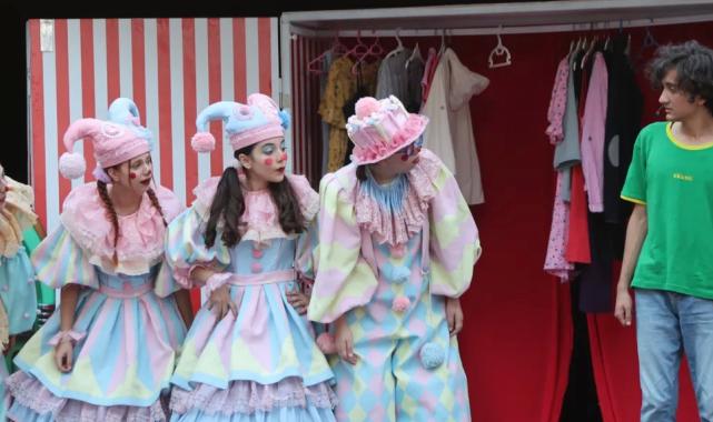 İzmir Karabağlar’da çocuklar sahnede parladı