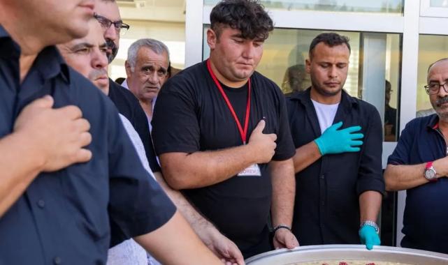 İzmir’de Başkan Tugay Aliağa’da aşure lokmasına ortak oldu