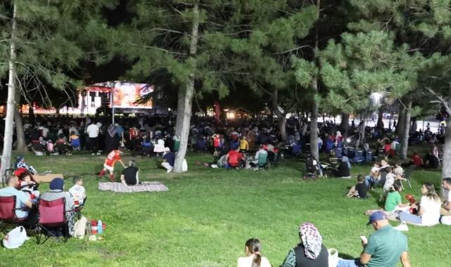 Kayseri Melikgazi’de açık havada sinema keyfi
