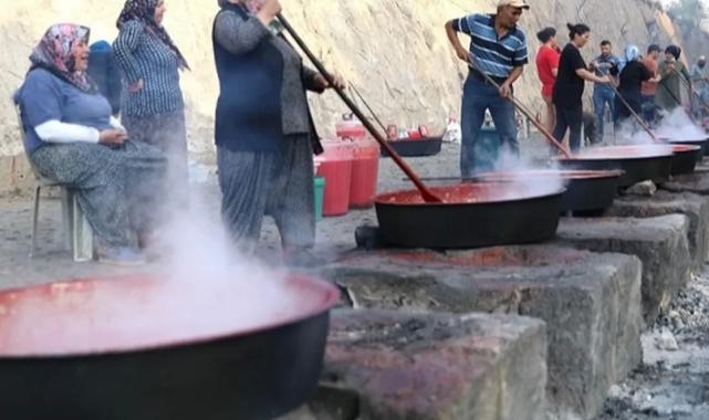 Kayseri Melikgazi’de salçalar kaynamaya başlıyor