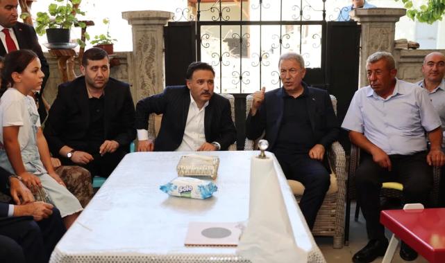 Kayseri protokolünden 15 Temmuz şehitlerinin aileleri ve kabirlerine ziyaret