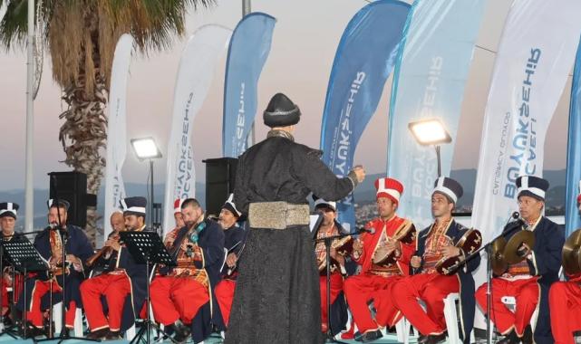 Kocaeli Büyükşehir Mehter Takımı kalplere dokundu