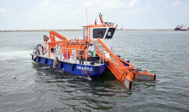 Mersin Büyükşehir Belediyesi, denizleri 60 ton atıktan arındırıyor