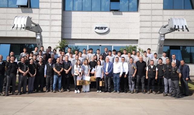 MST Akademi ilk mezunlarını verdi… Sektöre nitelikli genç güç