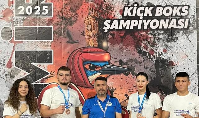 Sakarya Büyükşehir’in yumruğu Türkiye üçüncülüğünü getirdi