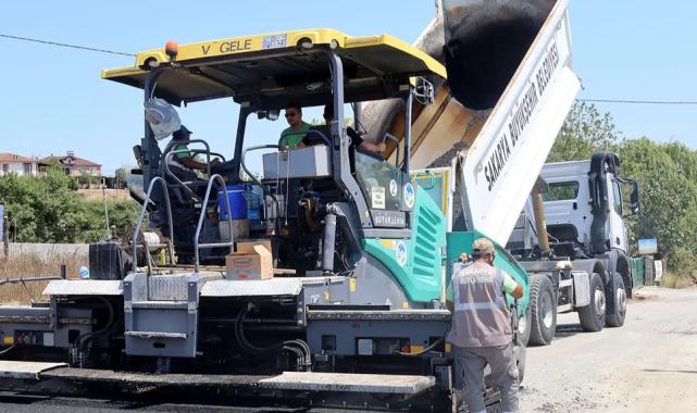 Sakarya Kaynarca’da asfalt mesaisini sürdürüyor