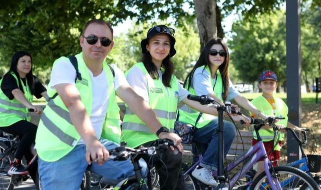 Sakarya’da aileler birlikte pedal çevirdi