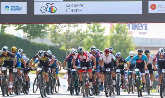 Sakarya’da nefes kesen şampiyona; Genç pedallar zirve için yarıştı