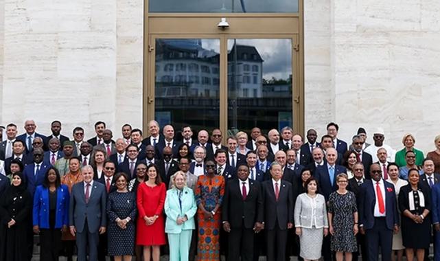 TBMM Başkanı Kurtulmuş, Cenevre’de aile fotoğrafında
