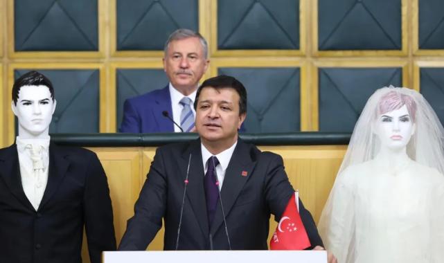 TBMM’de SP’li Arıkan’dan dikkat çeken sunum! Kürsüye cansız mankenlerle çıktı